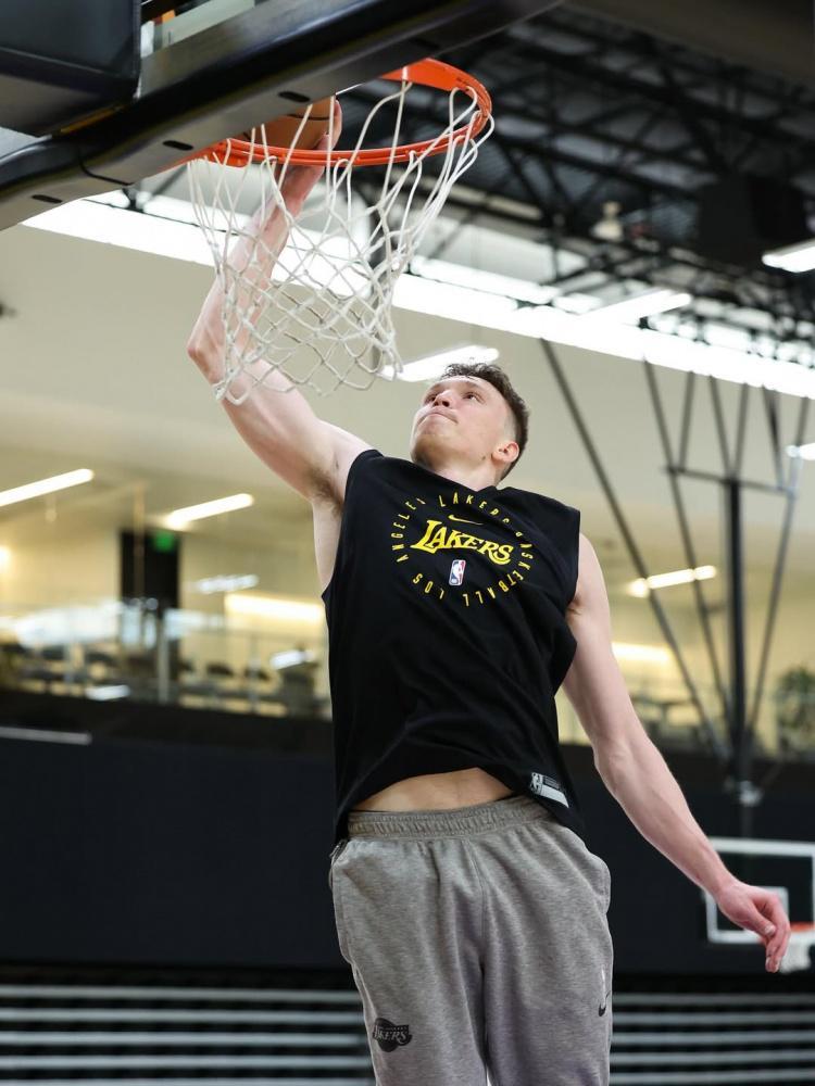 休赛期很沉寂！湖人球员克内克特更新社媒 晒出一波训练照